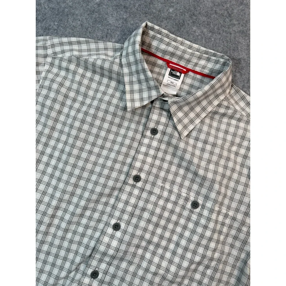 The North Face Mens Gray Plaid Short Sleeve Button Down Hiking Shirt Size Medium